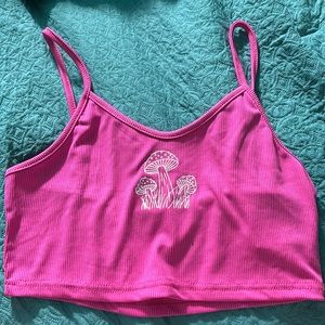 Cute cropped pink top